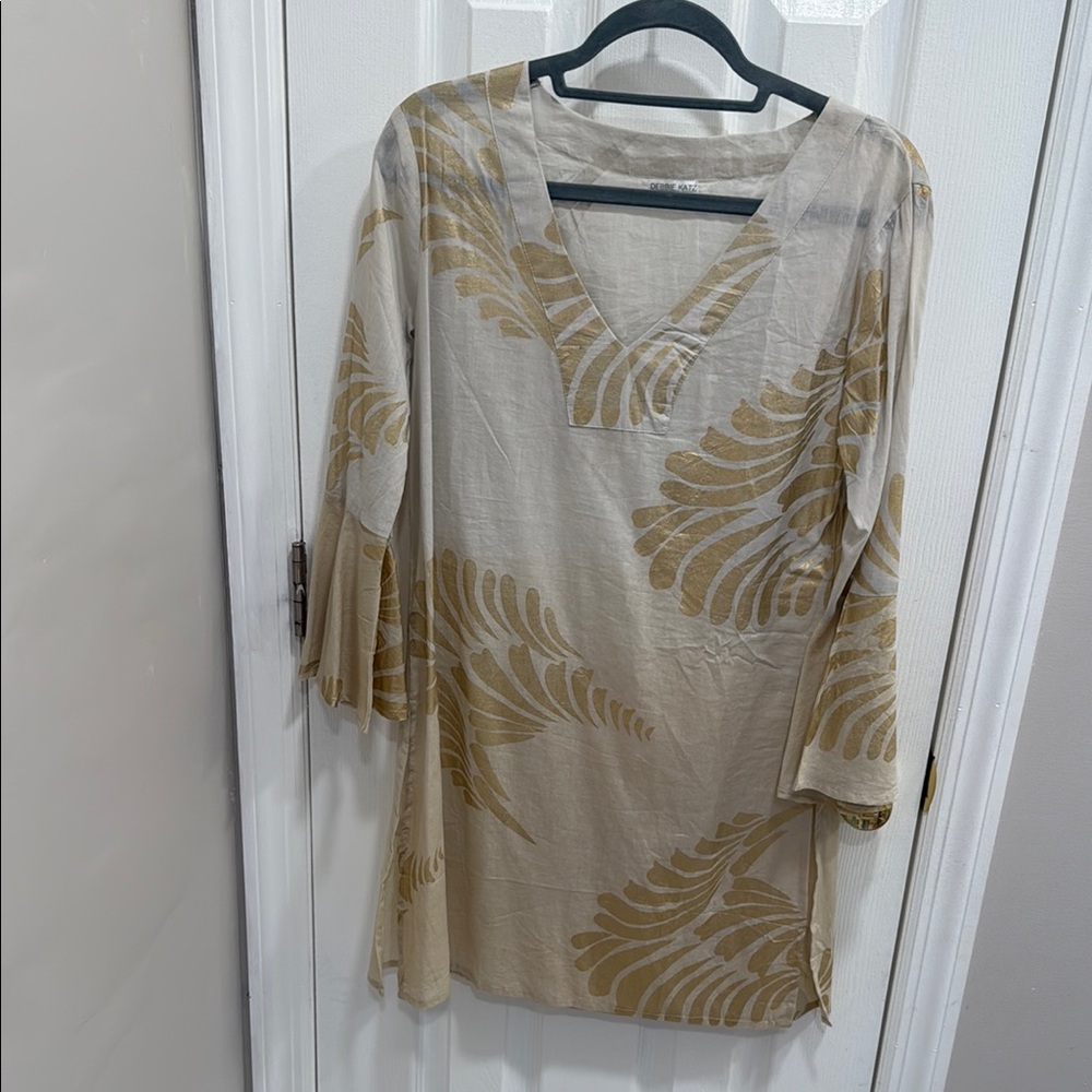 Chic Long Sleeve Dress in Cream and Gold